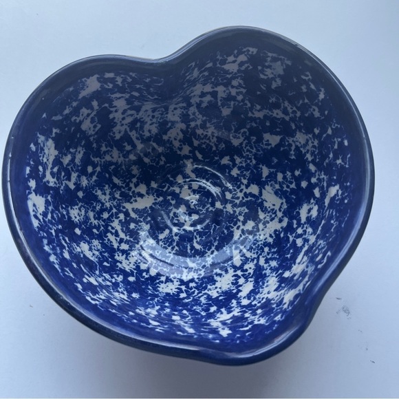 Blue & White Spongeware Heart Shaped Bowl, Studio Pottery Signed - Picture 1 of 7